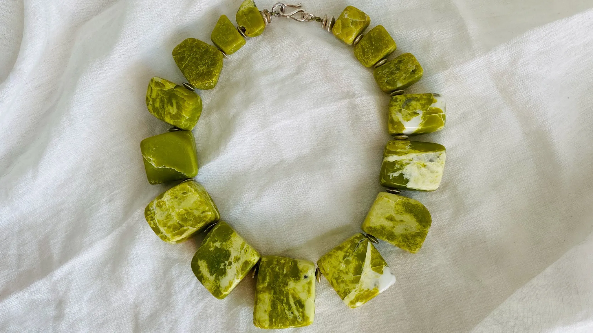 Serpentine Necklace. Large Organic Shapes. Sterling Silver. 0743